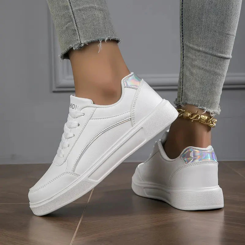 Babette - Lage Lichtgewicht Sneaker Met Sierlijk Detail Roor Dames