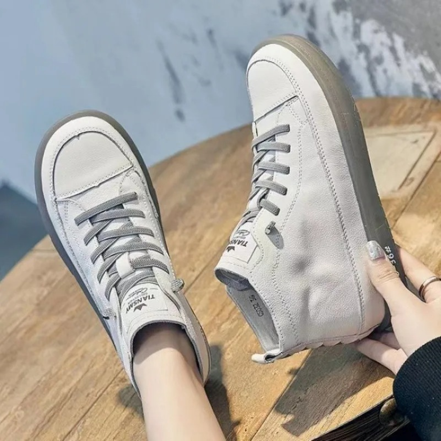 Willow -  Zacht Leren Antislip Lichtgewicht Dames Hoge Sneakers