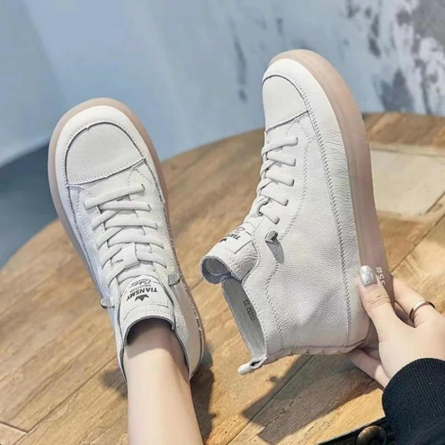 Willow -  Zacht Leren Antislip Lichtgewicht Dames Hoge Sneakers