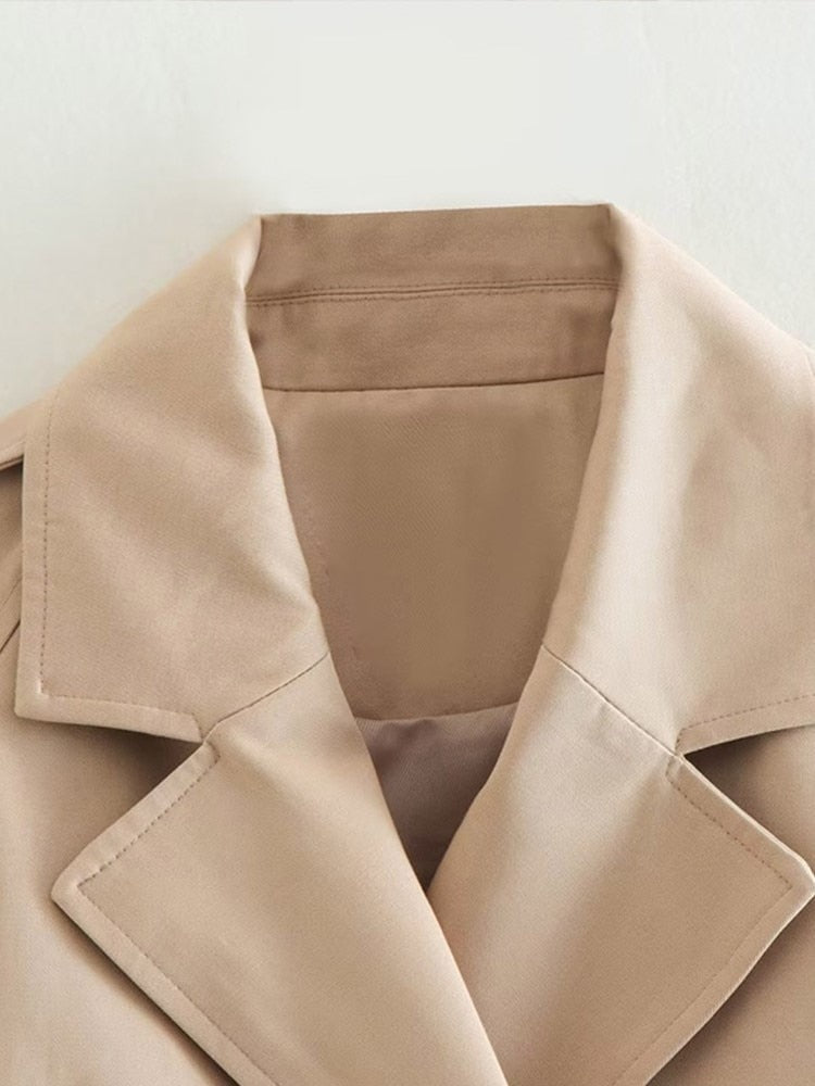 Elise - Beige cropped trenchcoat